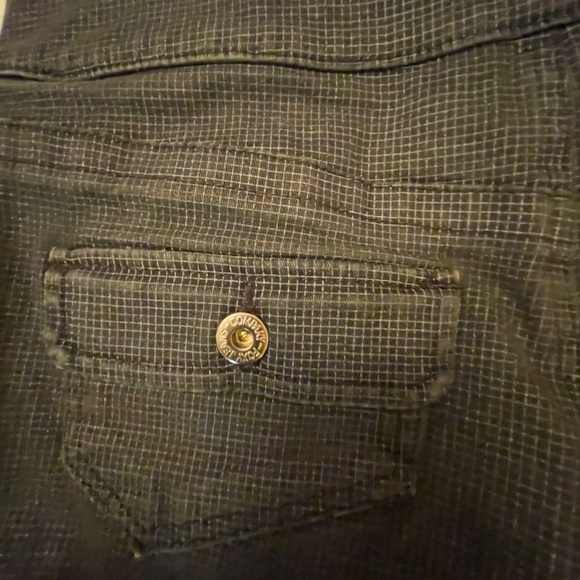 Foxy Jeans Size 5 shorts - black & white plaid pattern. Two sets of Side buttons - Picture 5 of 7